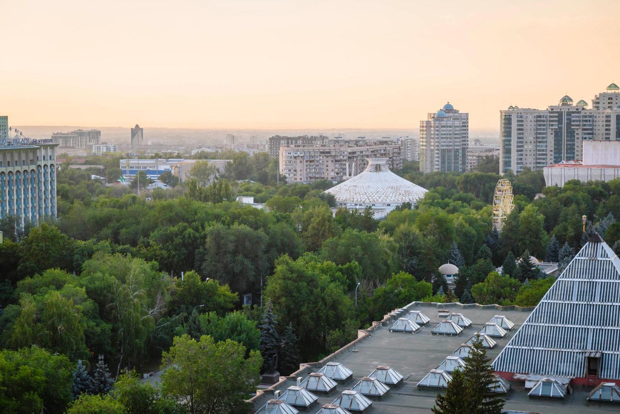 Бизнес И Отдых Almati Kültér fotó